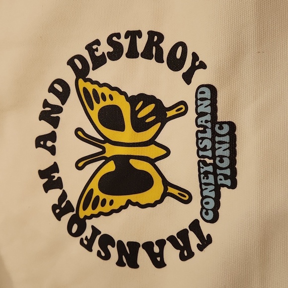 FINAL PRICE NWT Pac Sun Coney Island Picnic Transform and Destroy Tote - Picture 2 of 7